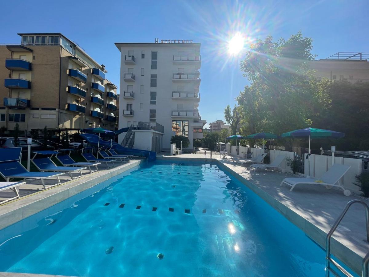 Clubhotel Residence チェゼナーティコ エクステリア 写真