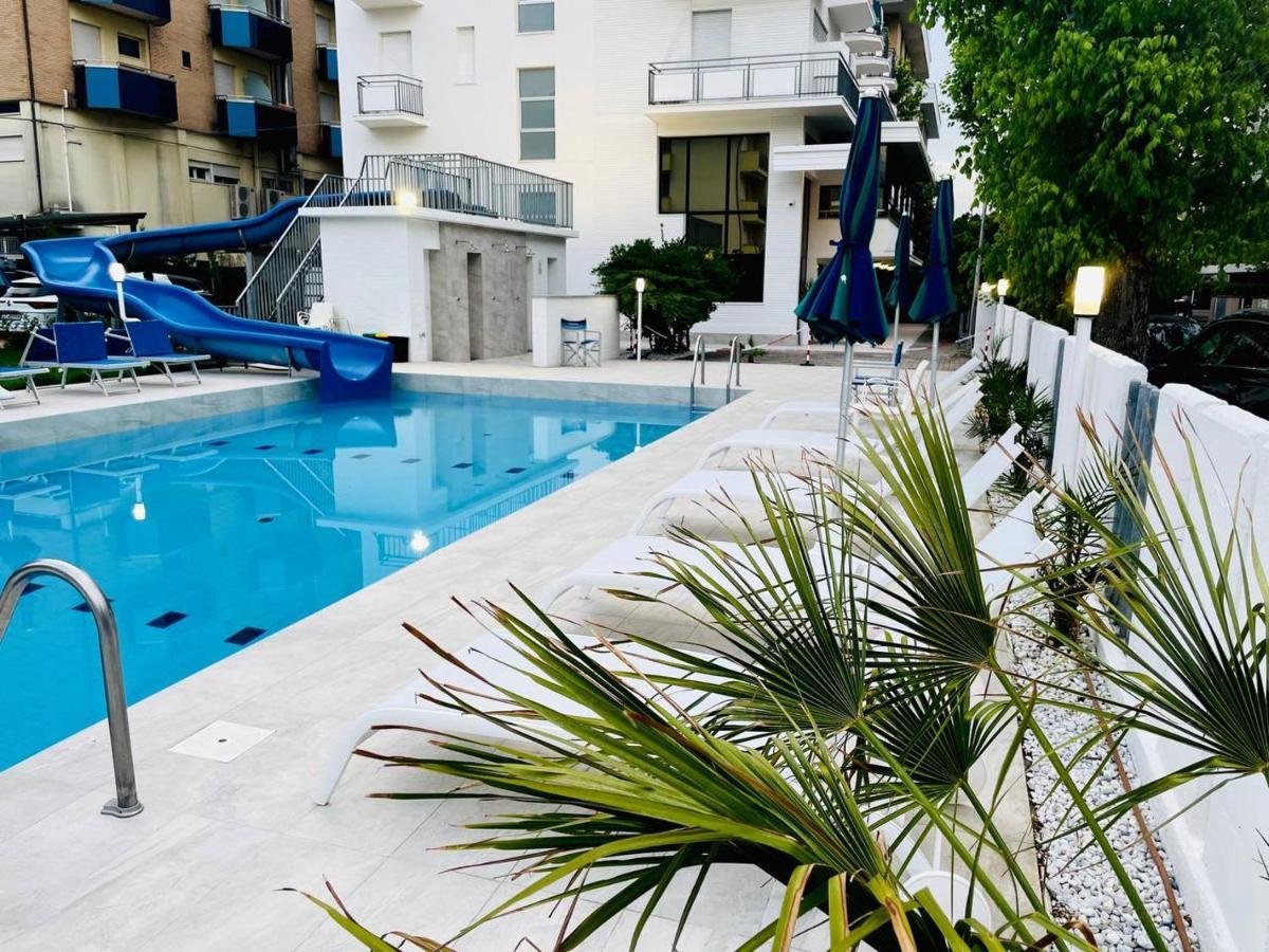 Clubhotel Residence チェゼナーティコ エクステリア 写真